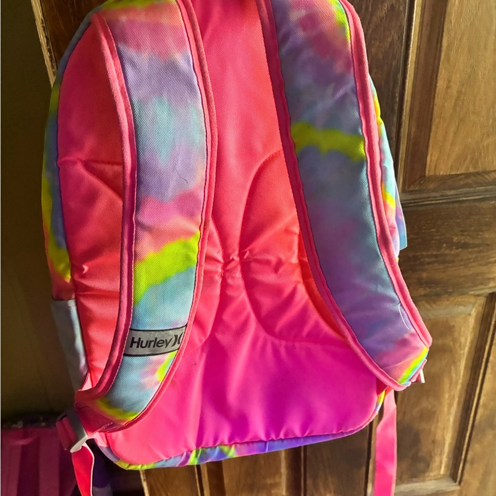 NWOT Hurley Renegade Aerial Tie-Dye Backpack PLUS FREE GIFT!! πβ€οΈππ«Άπ½βπΌ - Picture 2 of 8
